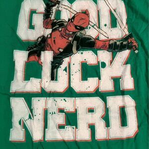 deadpool marvel graphic shirt size medium